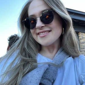 Meet your Posher, Victoria